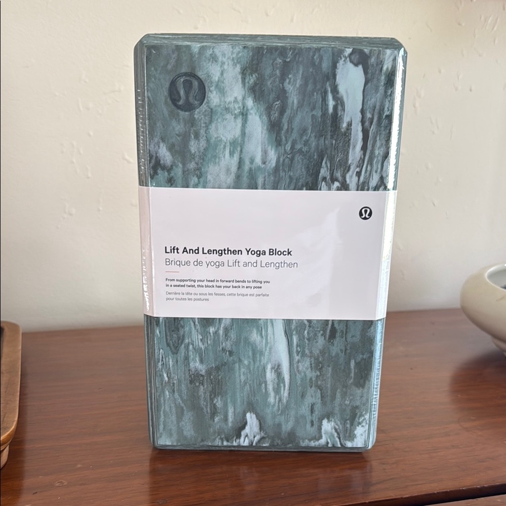 Lululemon Lift and Lengthen Yoga Block